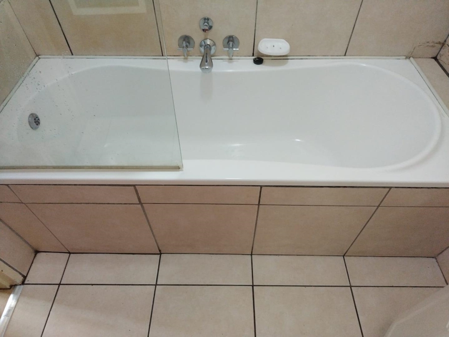 To Let 2 Bedroom Property for Rent in Oostersee Western Cape